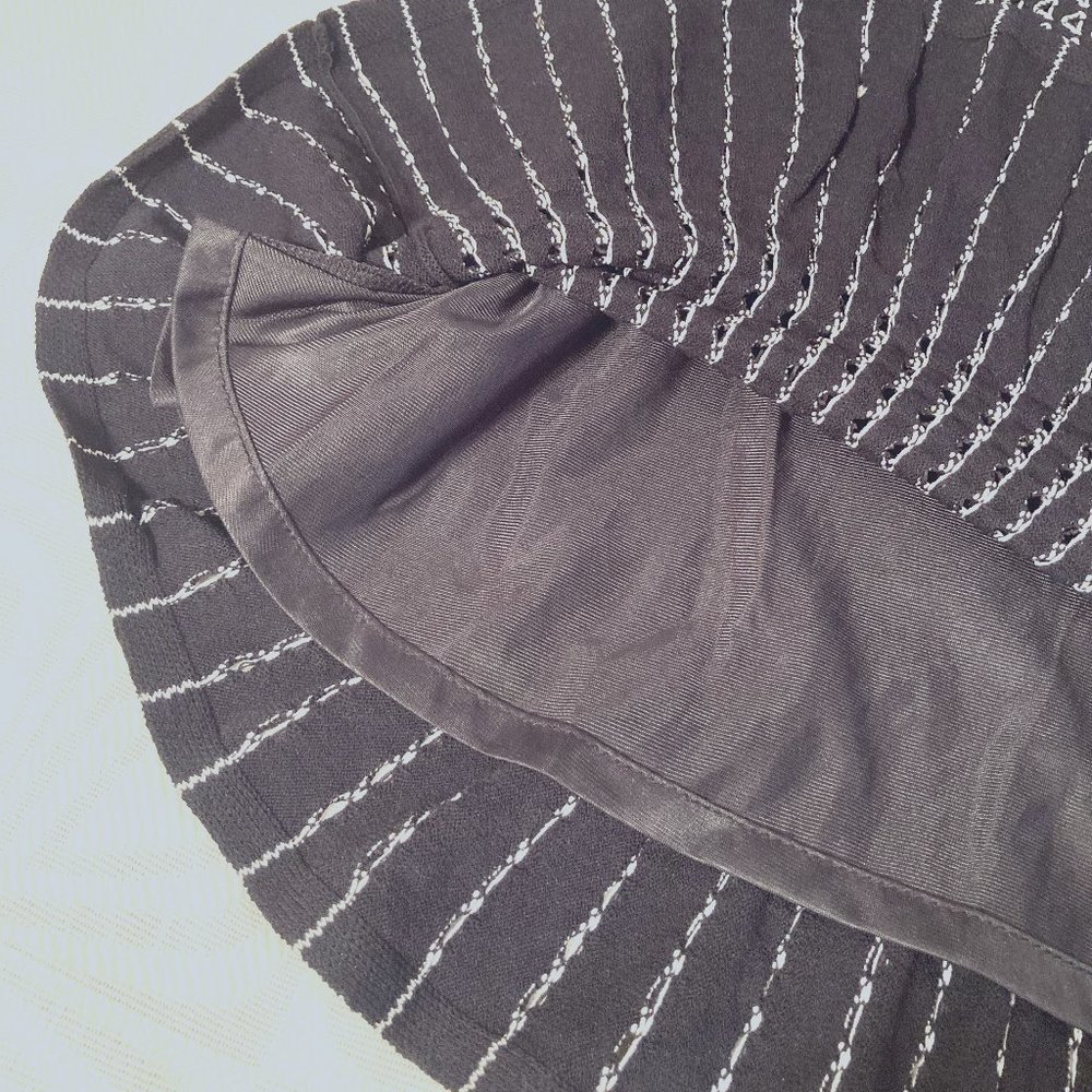 🔥HP🔥ANN TAYLOR BLACK & WHITE LINED,  PATTERNED SKIRTED SLEEVELESS TOP SZ, XXSP - Picture 5 of 8